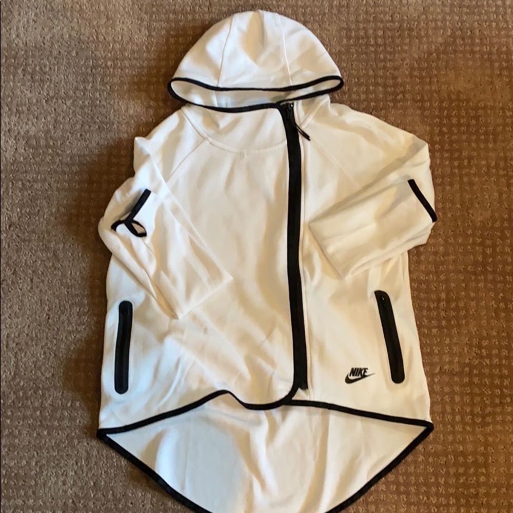 Nike Tech Fleece Cape